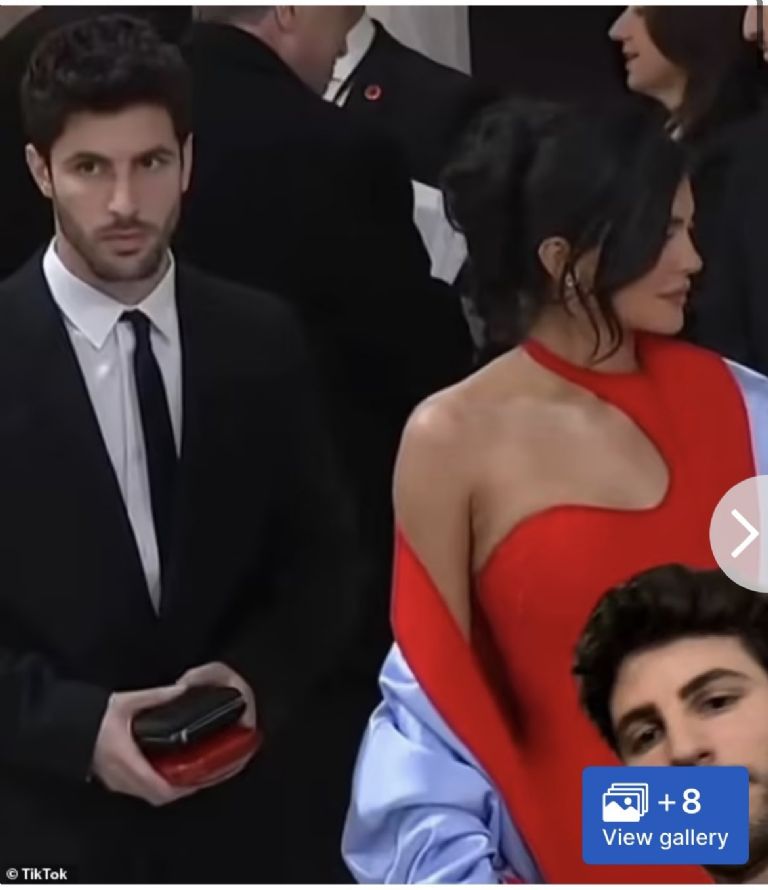 Eugenio Casnighi informando de su despido de la Met Gala