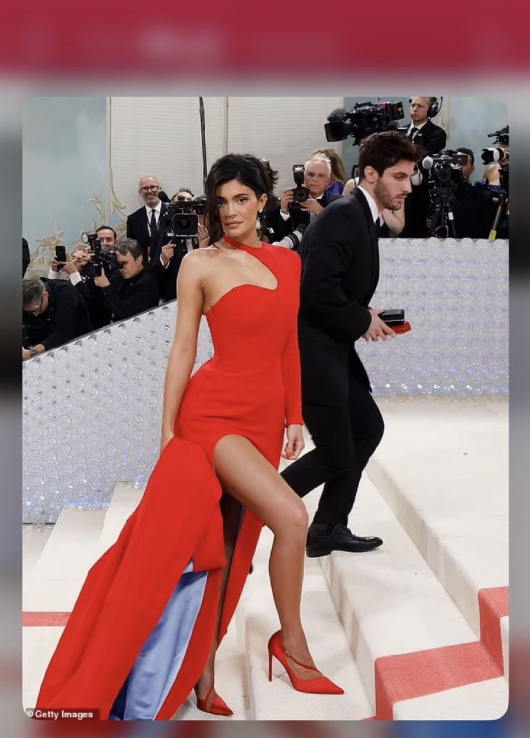 Eugenio Casnighi informando de su despido de la Met Gala. Foto: TikTok