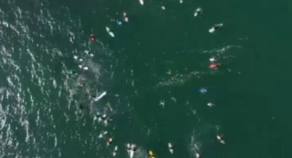 Emotiva ceremonia: Surfistas rinden homenaje a turistas asesinados en Ensenada