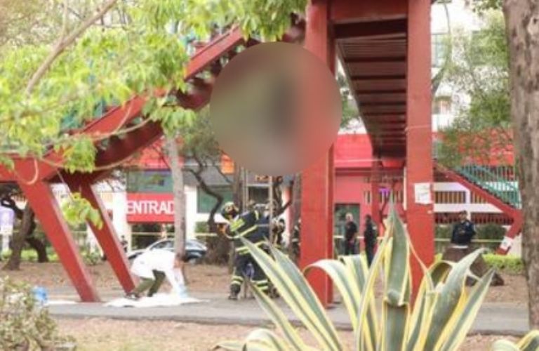 Hallan a joven colgado de un puente en la GAM