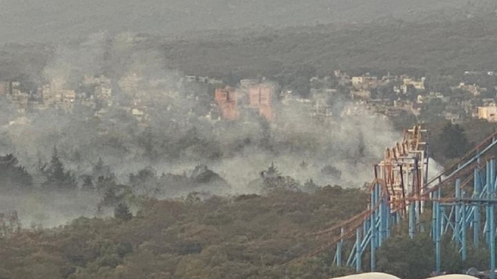 Incendio en el Bosque de Tlalpan se acerca a Six Flags; bomberos lo controlan
