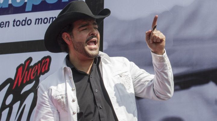 VIDEO: Pablo Montero sufre APARATOSO accidente en en pleno concierto en EU