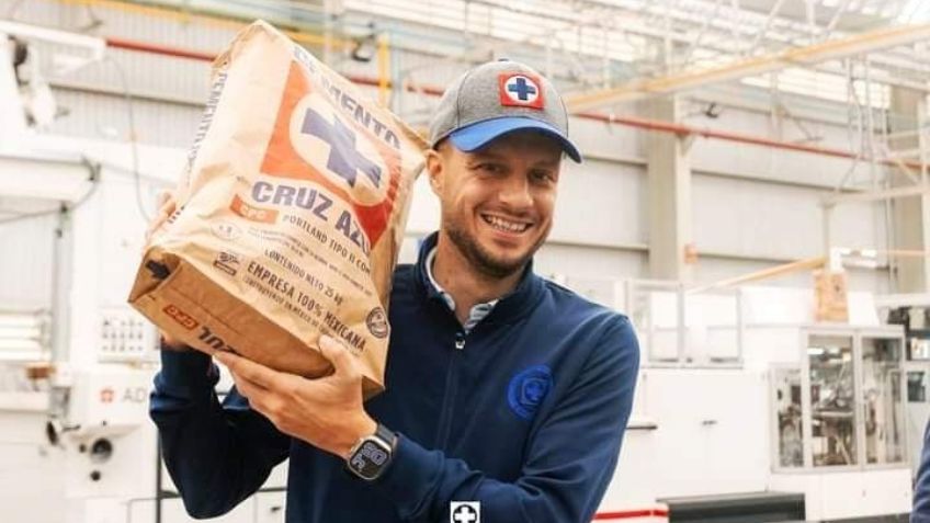 Cruz Azul apuesta por Anselmi y lo renueva hasta 2027 previo al duelo contra Pumas