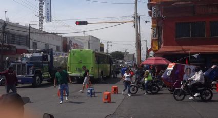 VIDEO: Camión de transporte público atropella a un abuelito en Valle de Chalco