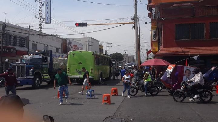 VIDEO: Camión de transporte público atropella a un abuelito en Valle de Chalco