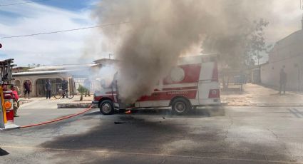 (FOTOS) Código Rojo en Sonora: Con paciente abordo, ambulancia arde en llamas