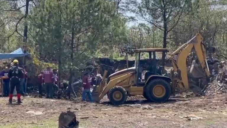 Madres Buscadoras hallan restos óseos en predio de carretera Picacho-Ajusco