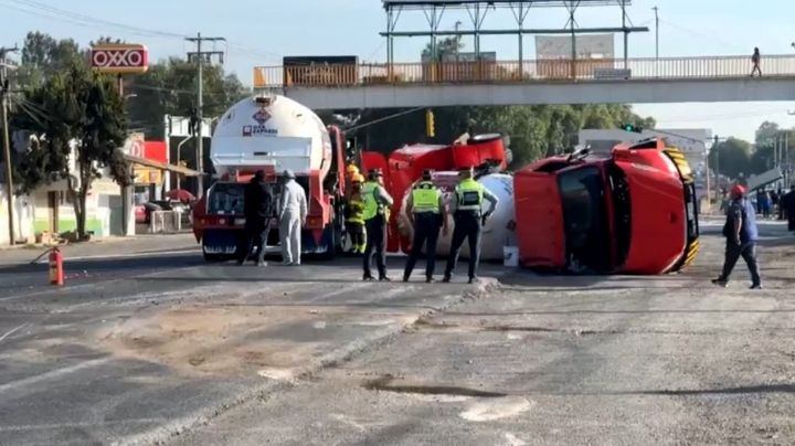 Fuerte accidente en la México-Pachuca: Pipa de Gas LP se vuelca a la altura de Tecámac
