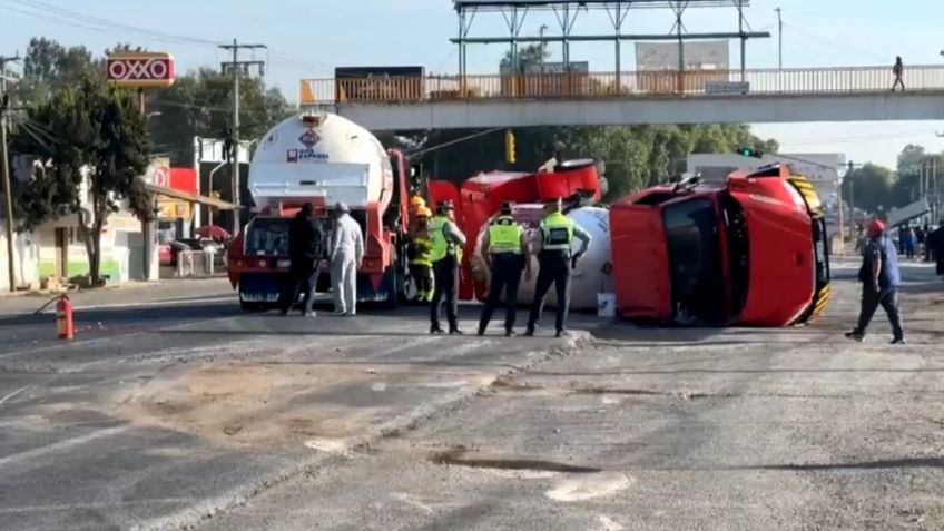 Fuerte accidente en la México-Pachuca: Pipa de Gas LP se vuelca a la altura de Tecámac