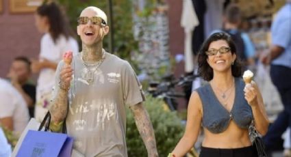 Travis Barker interpreta a 'Forrest Gump' para este proyecto y Kourtney Kardashian lo anima