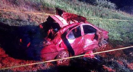 Muere bebé de 2 meses y adolescente tras volcadura de vehículo en carretera de Puebla