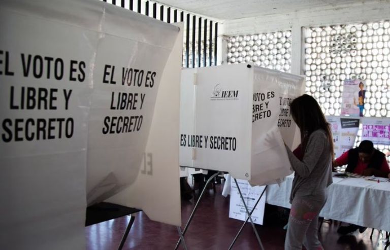 En Cancún, Quintana Roo, ya están abiertas las primeras casillas del INE. Foto: Internet
