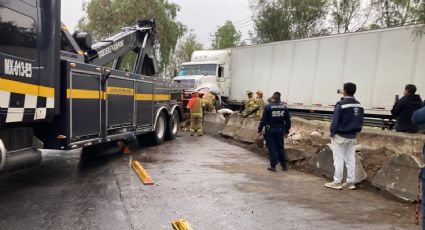 Caos en Insurgentes Sur por choque de tráiler en Ciudad Universitaria, en Coyoacán