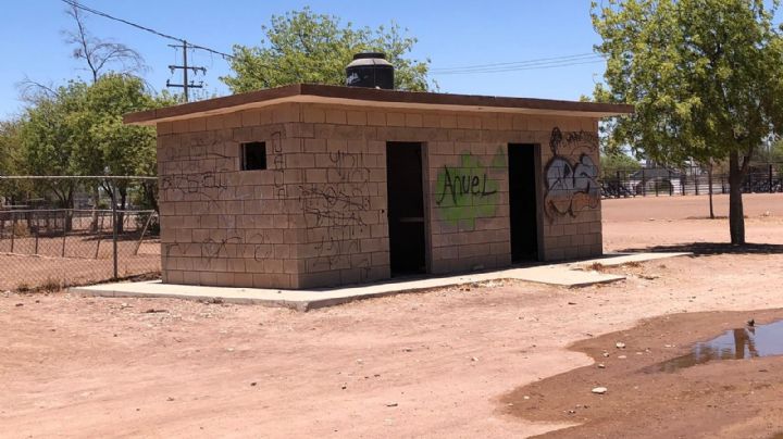 Baños de la Unidad Deportiva en Navojoa son un foco de infección