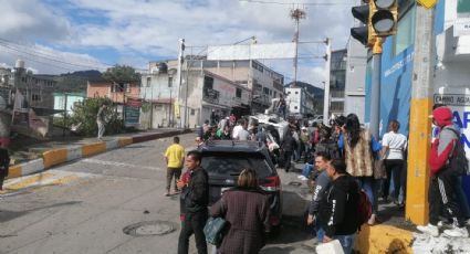 Fuerte accidente en Huixquilucan deja 8 heridos: Camión de carga se impacta contra combi