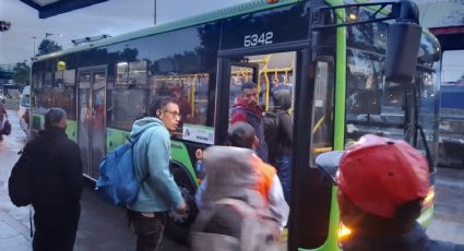 Caos en el Metro: Por inundación en la calzada Ignacio Zaragoza suspenden servicio en Línea A