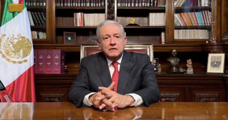 AMLO celebra en triunfo de Claudia Sheinbaum. Foto: Internet