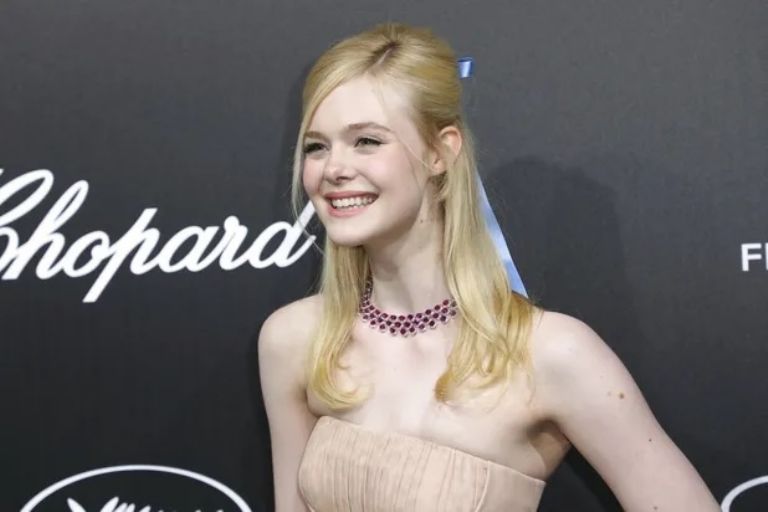  Elle Fanning