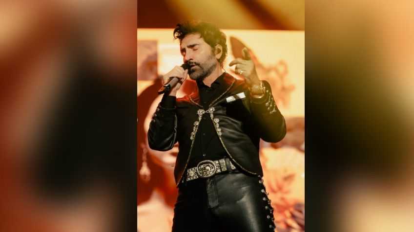 "Qué corta es...": Alejandro Fernández se vuelve la burla por ajustados pantalones en show