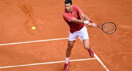 Djokovic decide operarse la rodilla, con la mira en el único título que le falta en su carrera