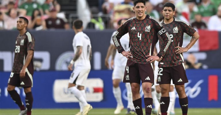 México hace el papel contra Uruguay