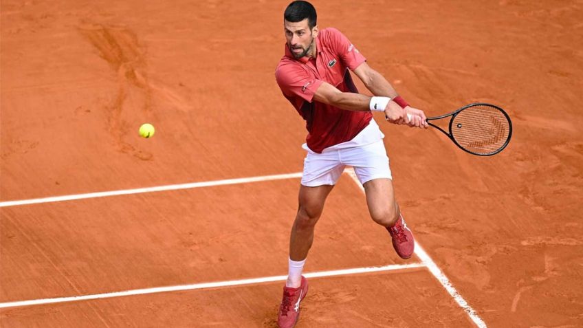 Djokovic decide operarse la rodilla, con la mira en el único título que le falta en su carrera