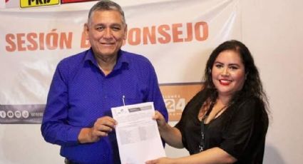 Luis Fuentes recibe constancia de su reelección como presidente municipal de Empalme