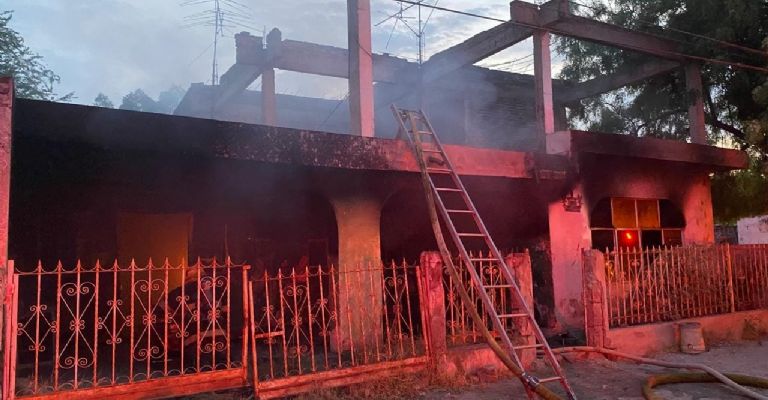 Adulto mayor resulta con lesiones tras incendiarse su casa en Navojoa