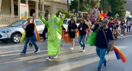 Sector Salud reparte 10 mil preservativos durante 'Marcha del Orgullo LGBT' en Guaymas