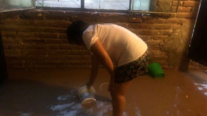 Lluvia deja casas inundadas y autos arrastrados en Navojoa