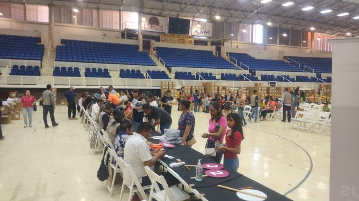 Entrega de uniformes escolares de educación básica da inicio en Ciudad Obregón