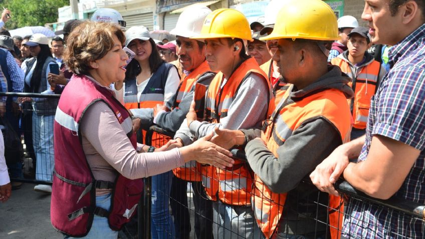 Tras inundaciones en Chimalhuacán, Delfina Gómez inicia con trabajos de pavimentación