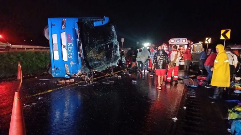 Accidente en la autopista Salamanca-León deja 15 heridos. Foto: Twitter