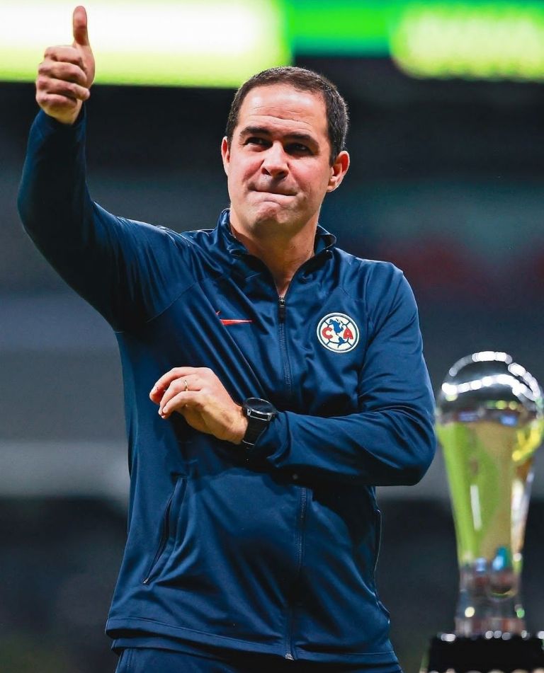 André Jardine se queja del arbitraje