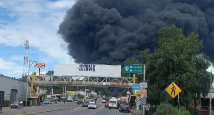 Se reporta fuerte incendio en la carretera Atlixco-Puebla; una pipa de gas explotó