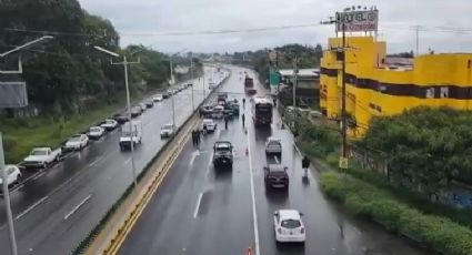 Reportan persecución y balacera en la autopista México-Cuernavaca; un policía muerto