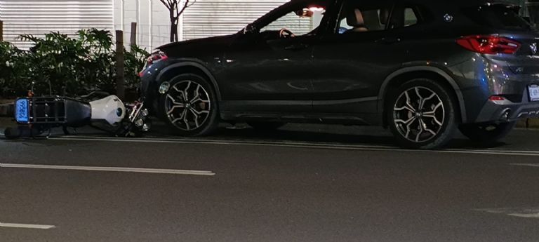 Motociclista muere atropellado