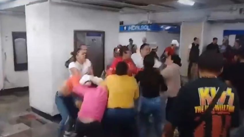 Sin detenidos: Pelea de vagoneros en Metro Hidalgo queda impune; videos se hacen virales