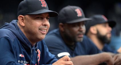 Se queda; Alex Cora y Boston firman extensión contractual por tres años