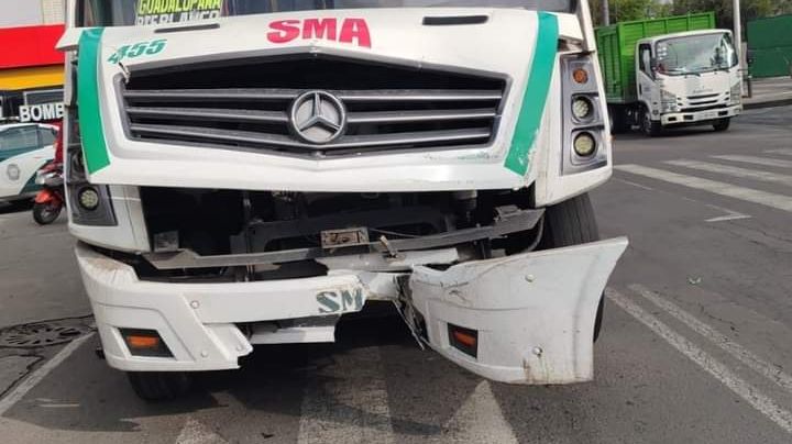 Fuerte accidente en la calzada Ignacio Zaragoza deja 7 lesionados y caos en la circulación