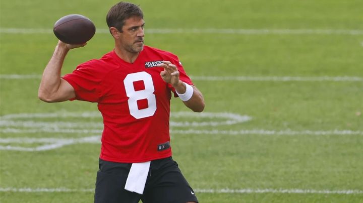 A cuidarlo; Aaron Rodgers podría 'aterrizar' hasta la jornada inaugural de la NFL