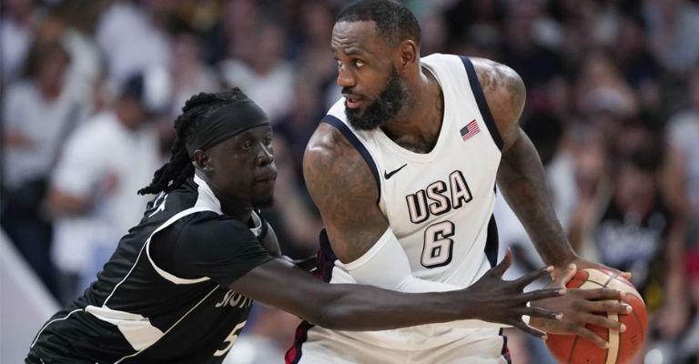 LeBron no tuvo mucha actividad en el encuentro