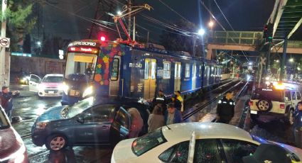 FOTOS: Así fue el fuerte choque entre un vehículo y una unidad del Tren Ligero