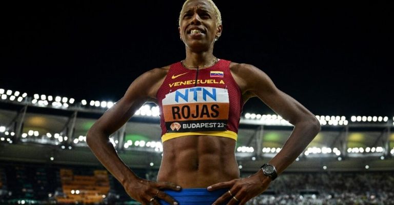 Rojas figura internacional de París