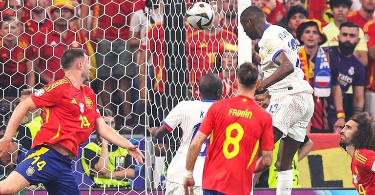 Kolo Muani marcó el primer gol 