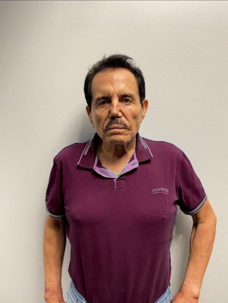 Sobre Zambada pesan siete cargos