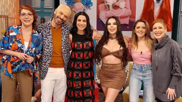 Tras muerte de Verónica Toussaint, otra conductora de 'Qué Chulada' habla de su cáncer: "Lloro"