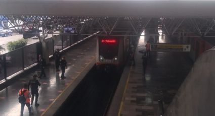 VIDEO: Persona se arroja a las vías del Metro en Chabacano; suspenden servicio en Línea 2