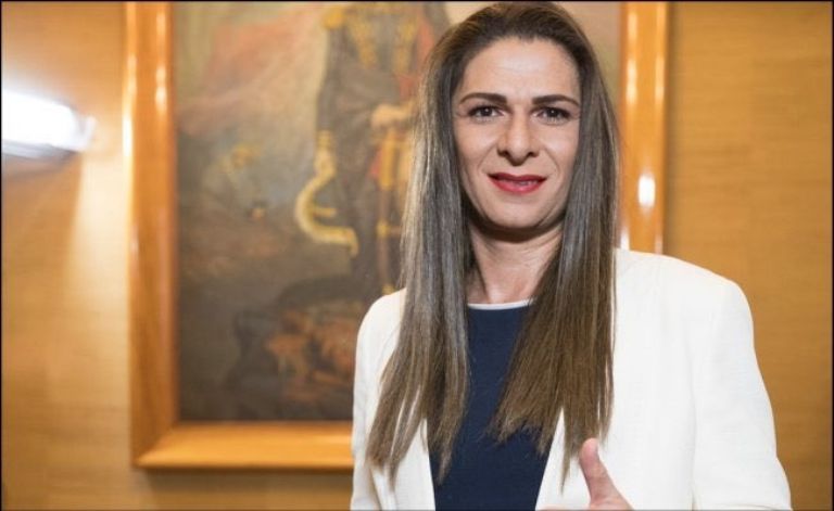 Ana Gabriela Guevara regresa en primera clase