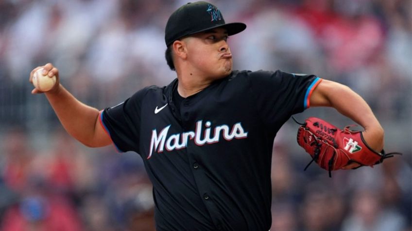 Mexicano Bellozo luce intratable y pinta de blanco a los Filis de Filadelfia